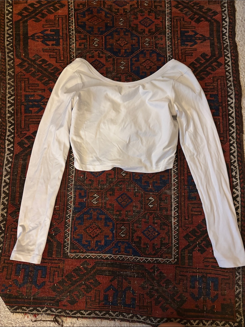 Lululemon White Long-Sleeve Scoop Neck Crop Top size 6